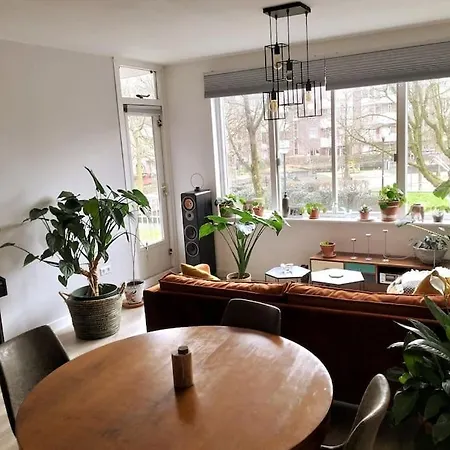 Relaxed In East Ámsterdam